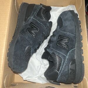 New Balance Sneakers- black